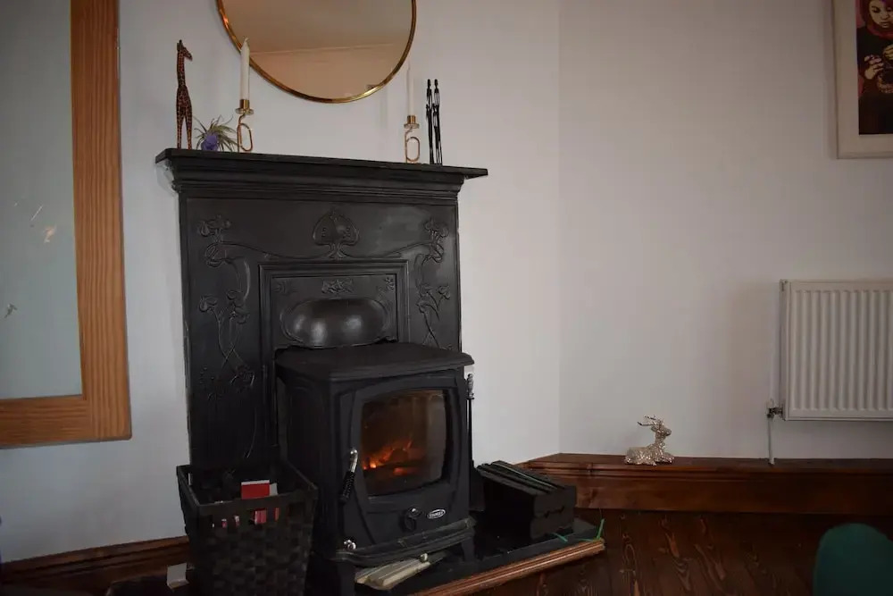 2 Bedroom House on James Street Sleeps 4