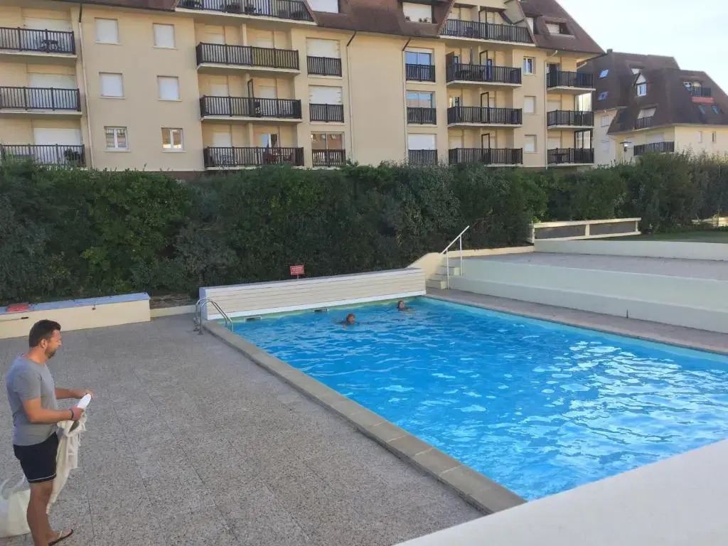 Studio moderne accès plage, piscine et tennis