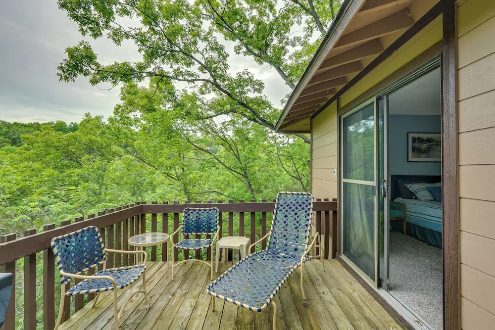 Group Friendly! Lake-view Margaritaville Retreat