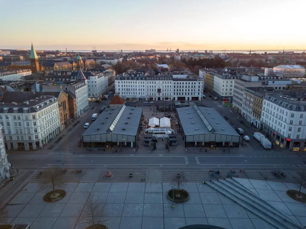 Lavish 4BR Flat in the Heart of CPH by The Canals