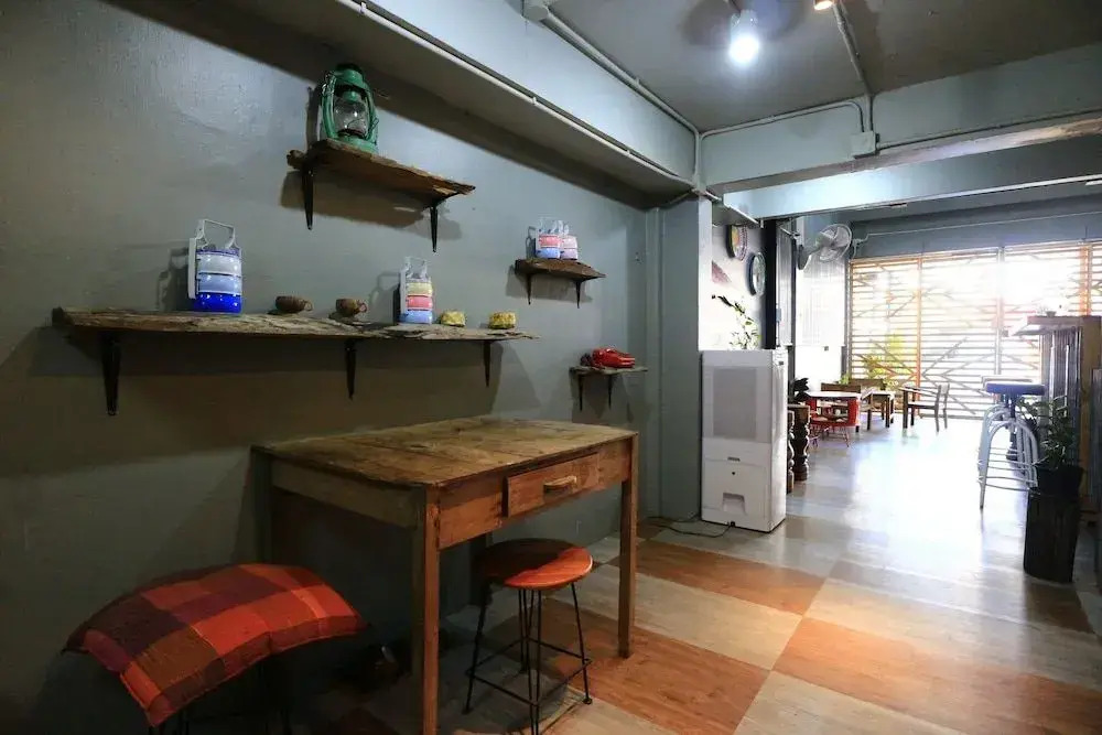 Aeou Hostel & Coffee - Adults Only