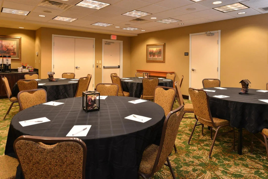 Newly Renovated-Hampton Inn & Suites Casper