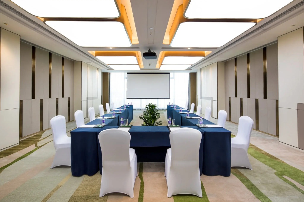Holiday Inn Zhengzhou Riverside By Ihg