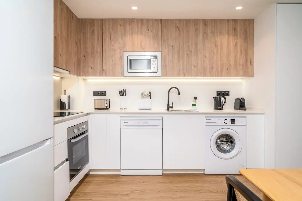 Limehome Barcelona Plaça Pirineus