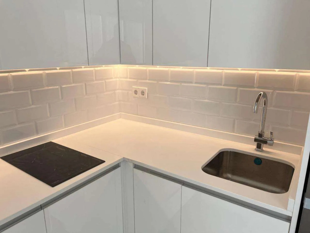 Bernabeu/ C.Universitaria Apartments