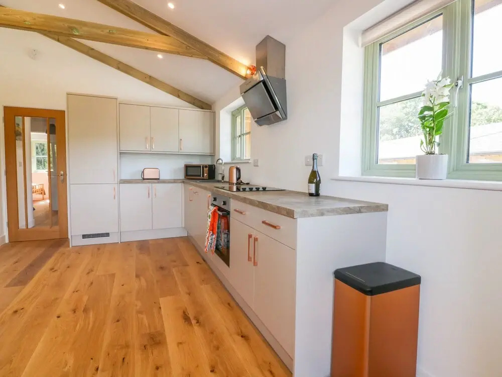 2 Merlin Lodge