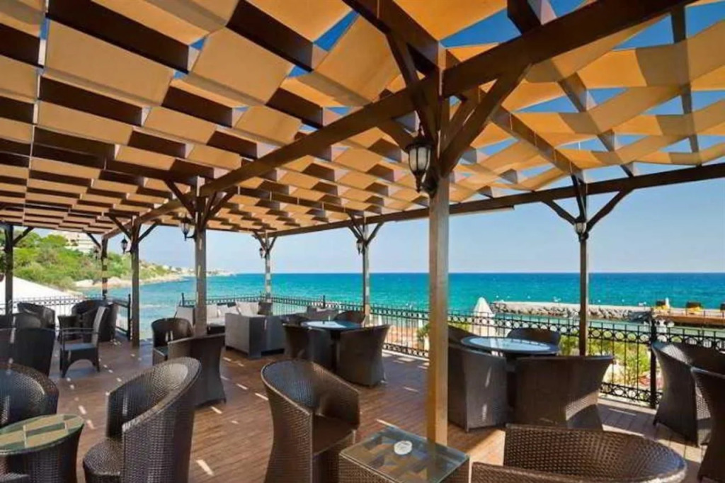 Ada Beach Hotel