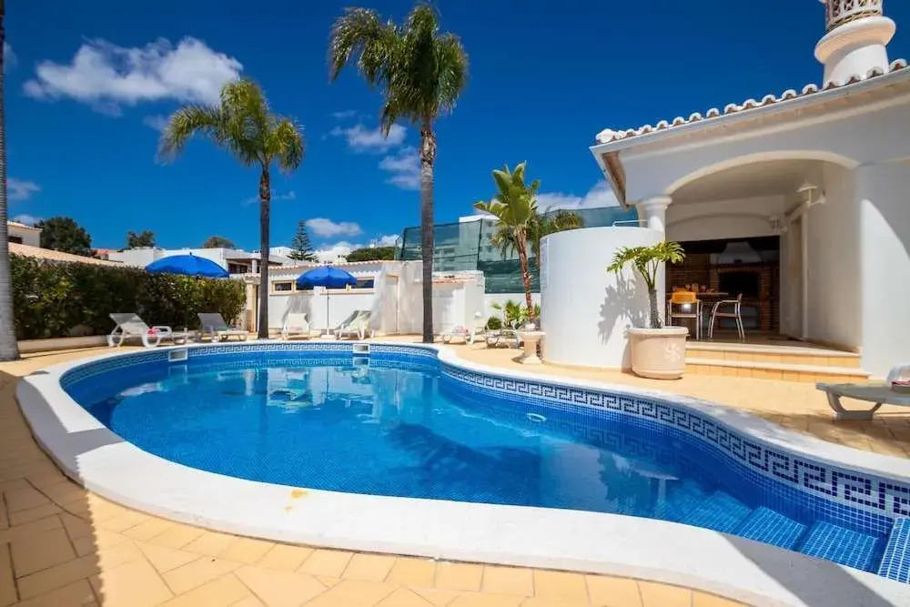 Villa Samoa - Moradia com piscina aquecível e BBQ em Albufeira