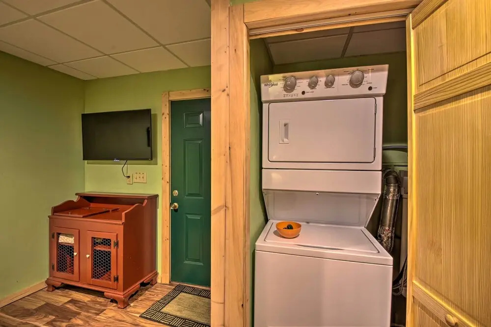 Dreamy Ellijay Resort Cabin w/ Game Room & Decks!