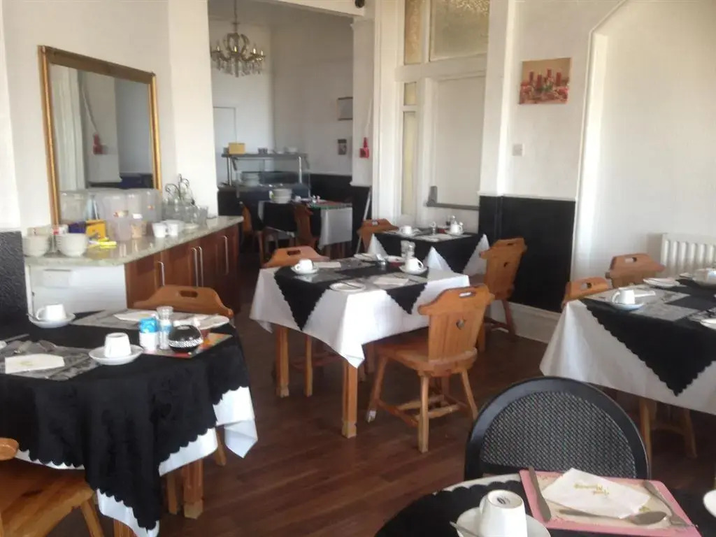 Anzy Panzy Hotel and Apartments