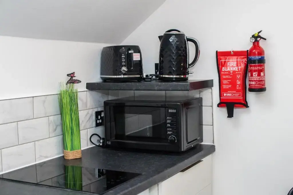 Five Seasons Liverpool City - Modern Studios near Anfield