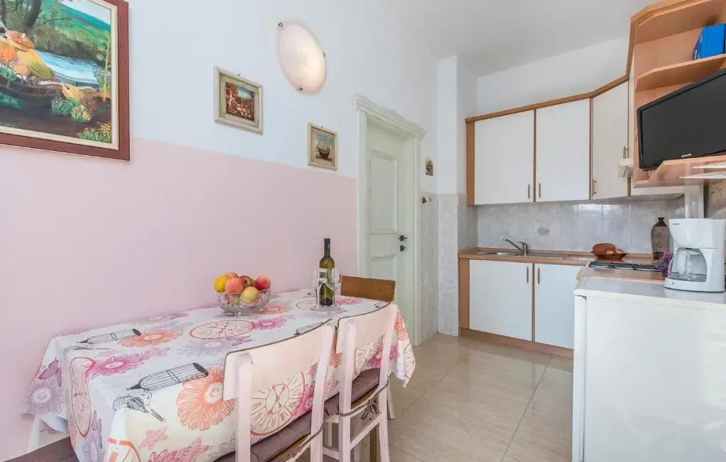 Apartment Complex Orzan Lovrecica