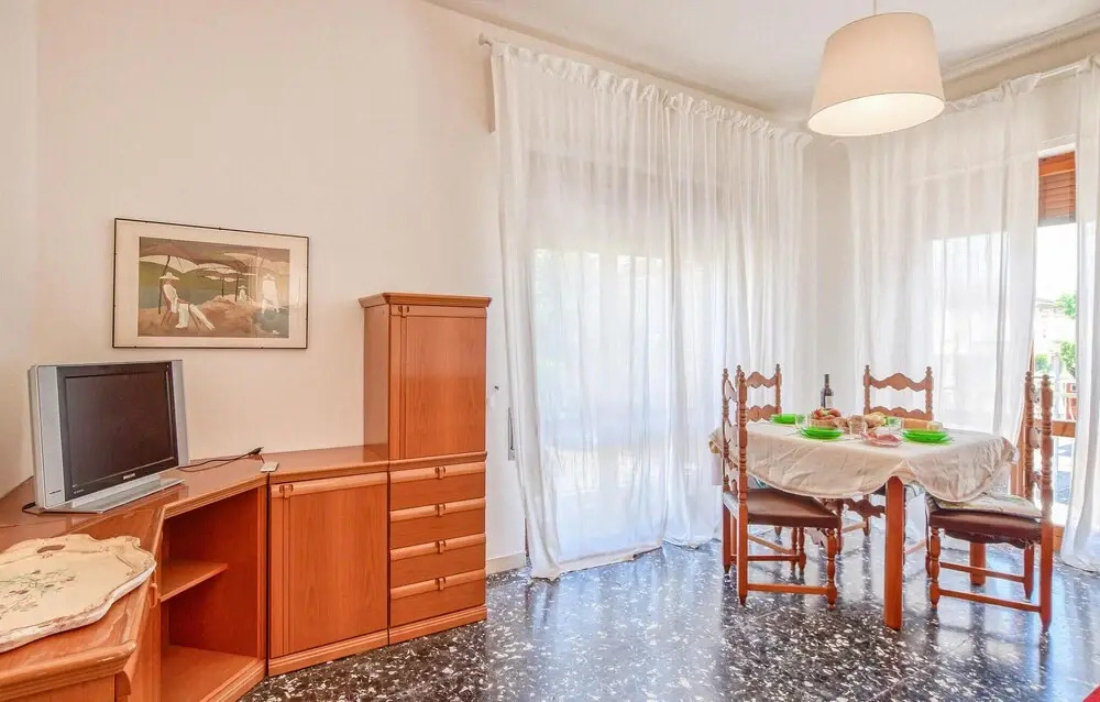 Beautiful Apartment in Viareggio With 3 Bedrooms and Wifi
