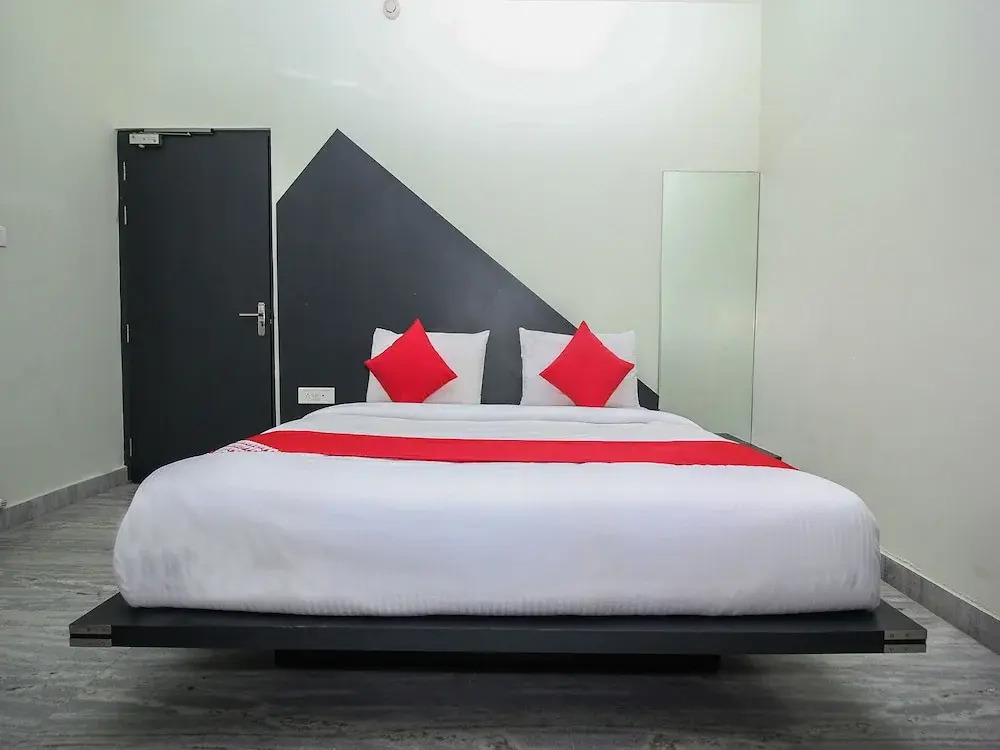 OYO 15783 Hotel Shree Kanji Palace