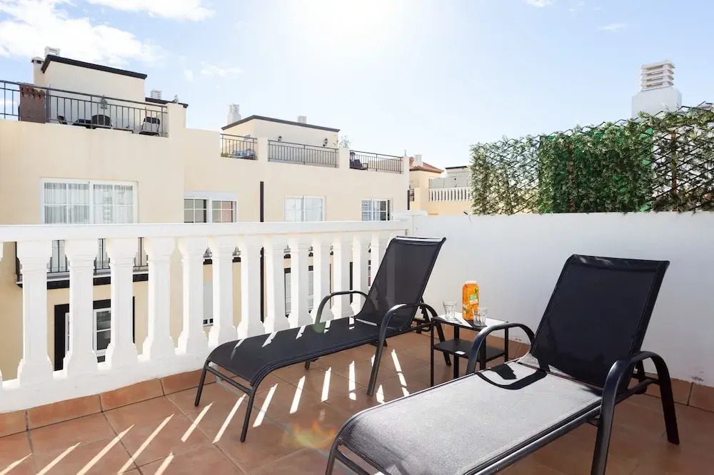 Charming Sunset Apartment