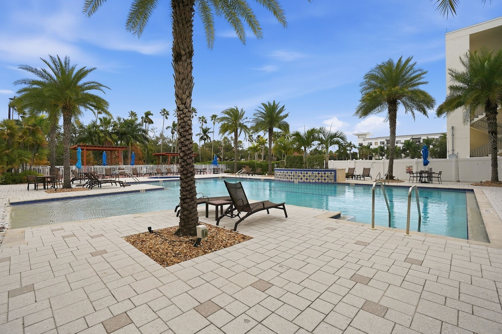 Luxurious Waterfront Condo At Alta Mar 2 Bedroom Condo