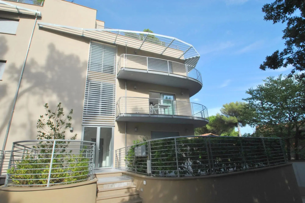 In vacation residence, mt. 50  from the sea, apartment on the 1st floor with terrace, 3 beds. Reserv-Venus- Bilocale Mare