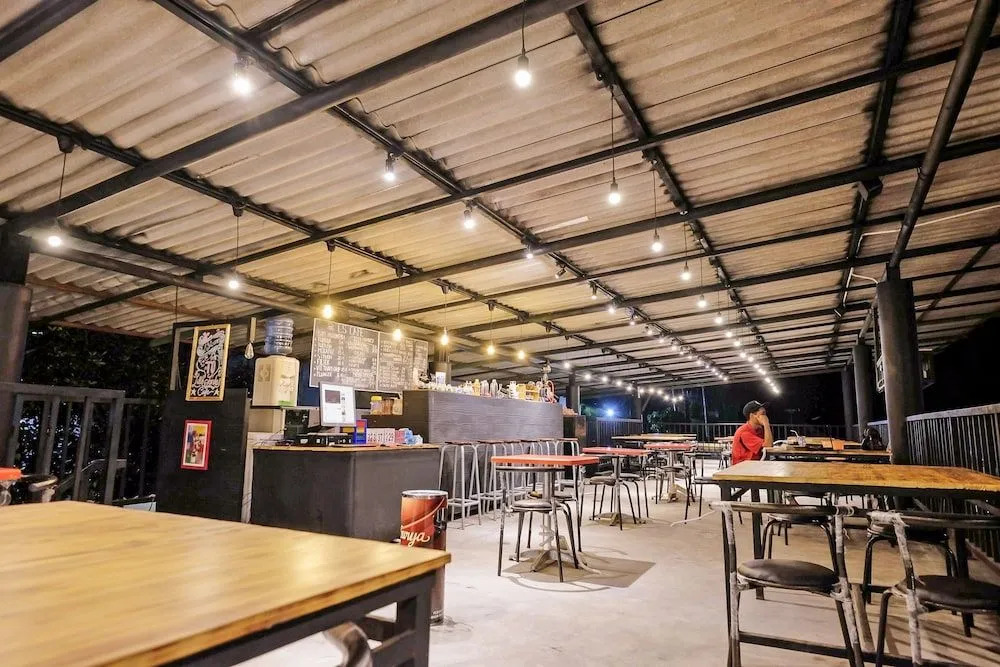 ZEN Rooms B Walk Batu