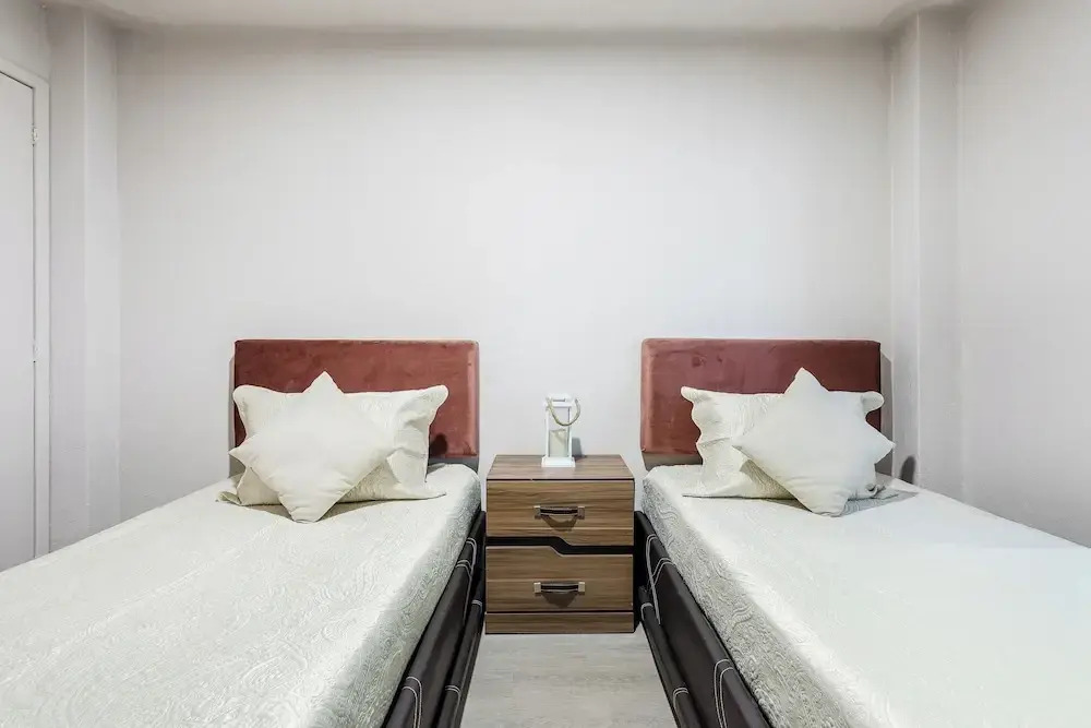 Elevate Your Roma Stay - 2BR - Wifi - Sleeps 7