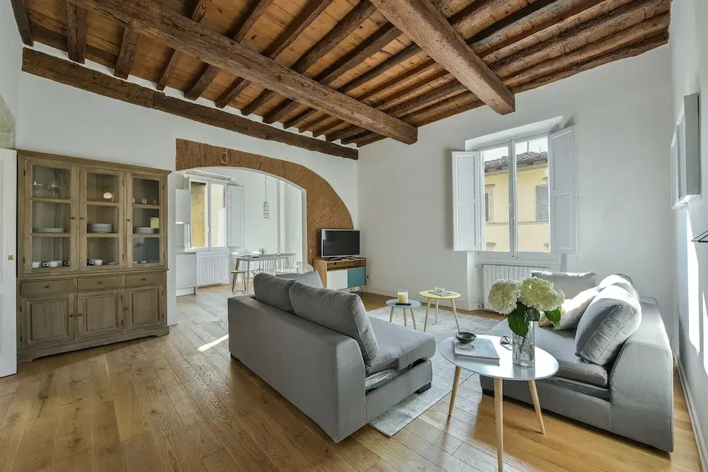 Oltrarno Elegance