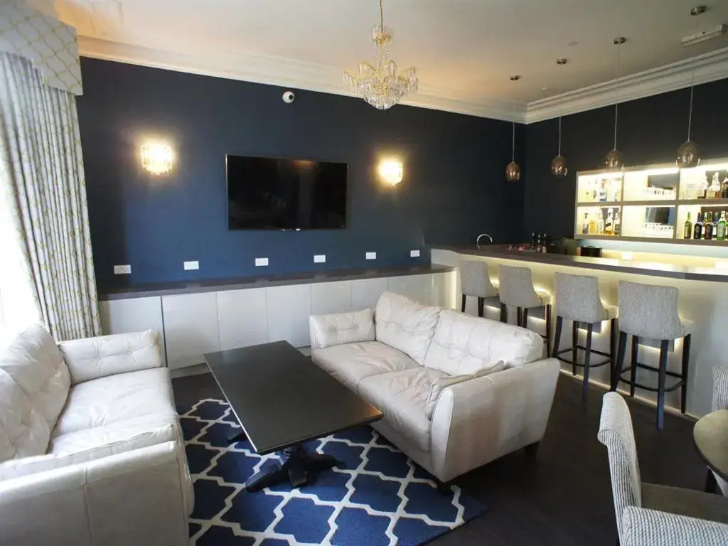 Applewood Hotel