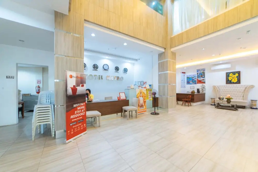 RedDoorz Plus at Hotel Metro Kalibo