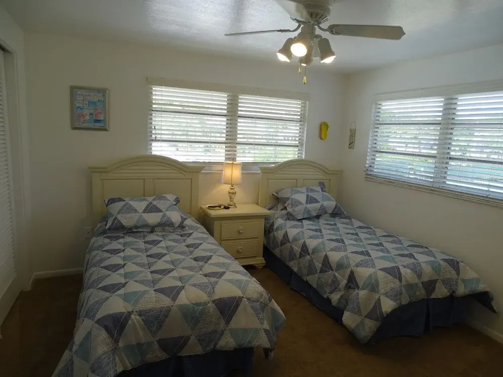 Aloha Kai - 50 2 Bedrooms 1.5 Bathroom Apts