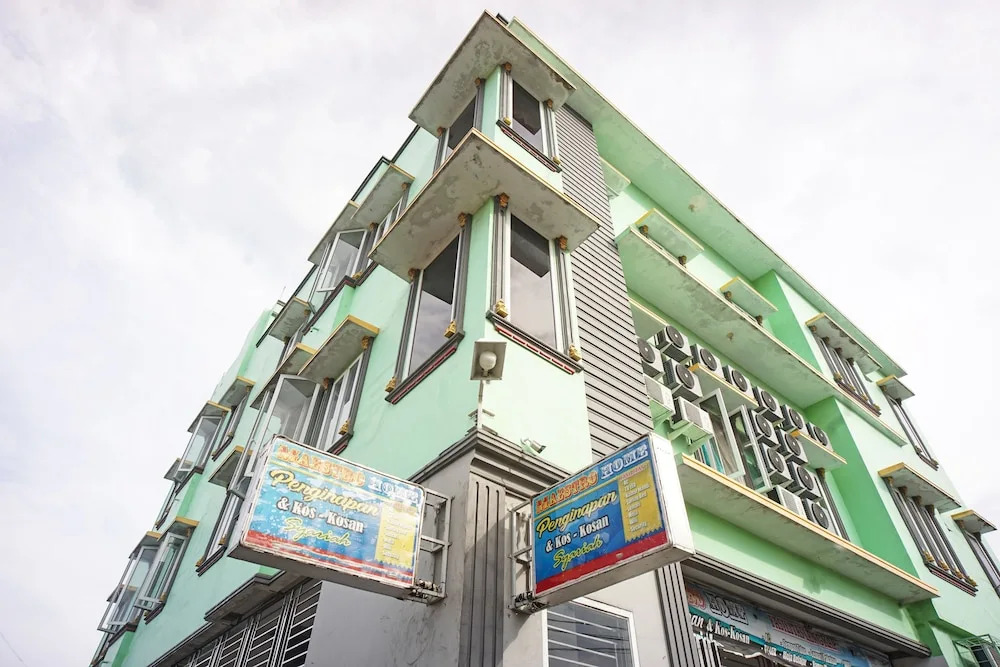 OYO 93355 Maestro Home Syariah