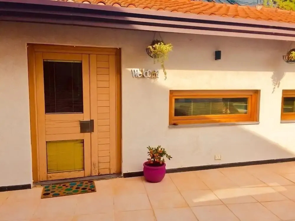 Ara Town House