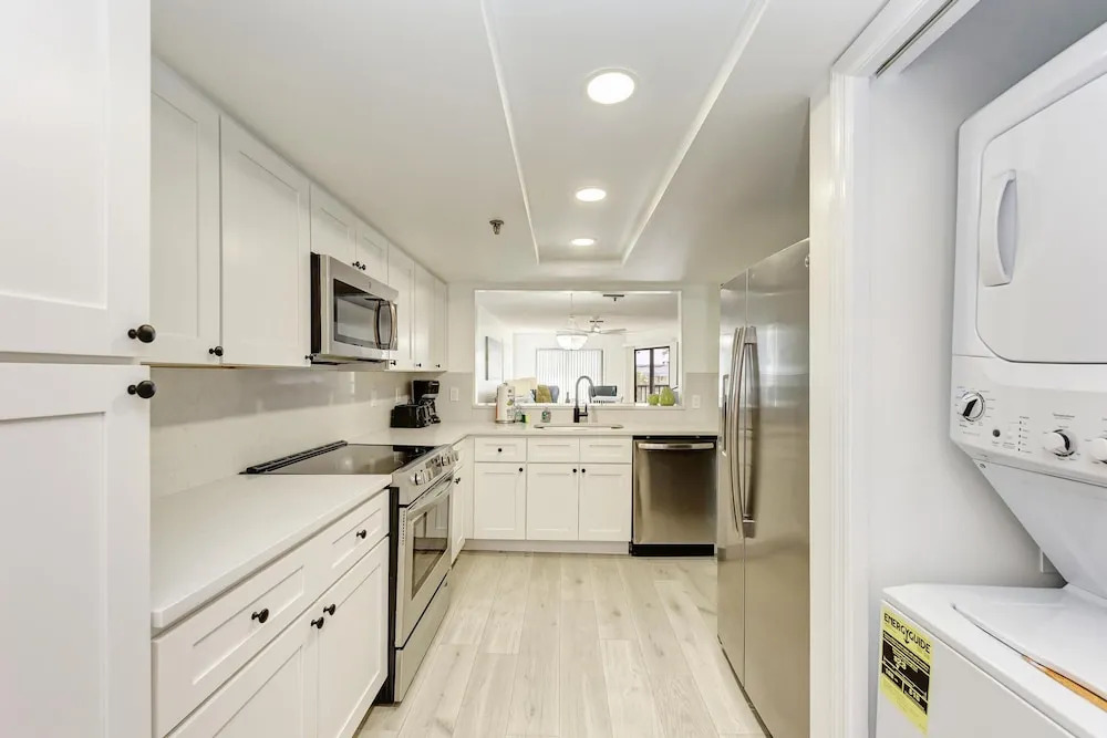 Absolute Paradise Ami-private Beach Access-water Views From Every Window-heated Pool- Walk To 14 Restaurants