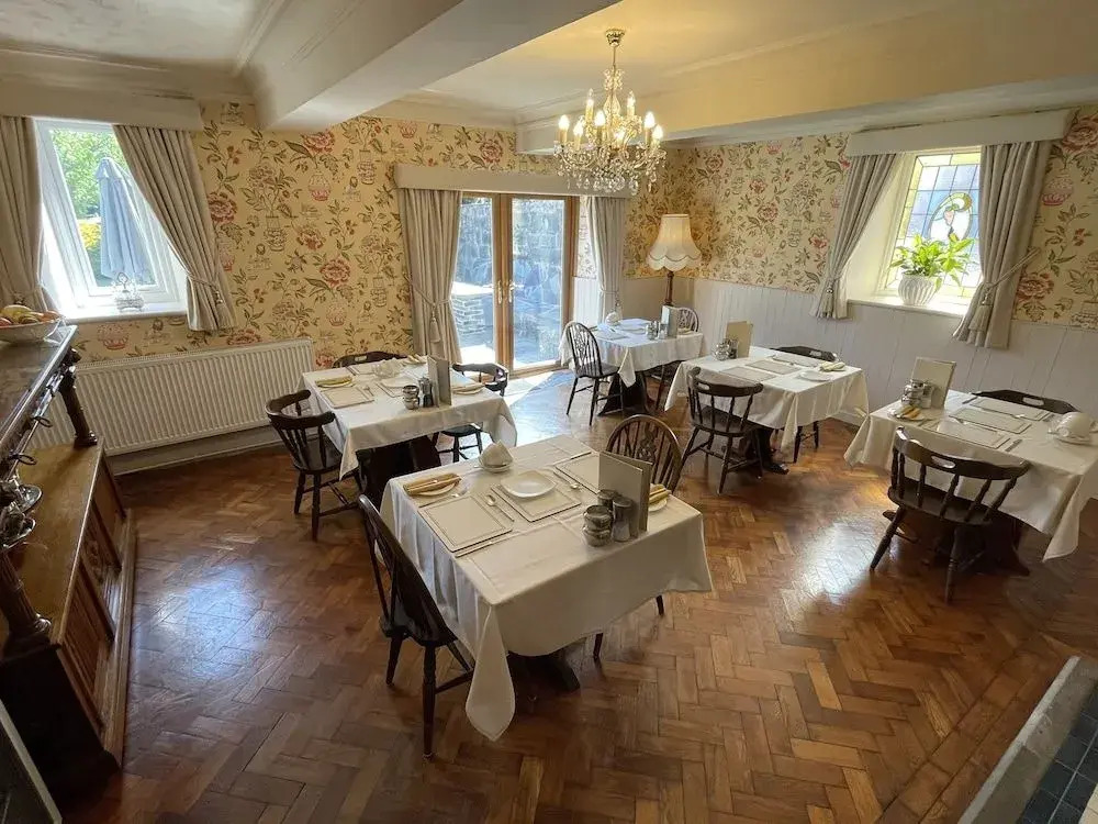 Gwern Borter Manor