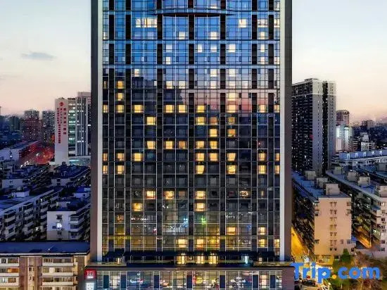 武汉江汉路丽芮酒店