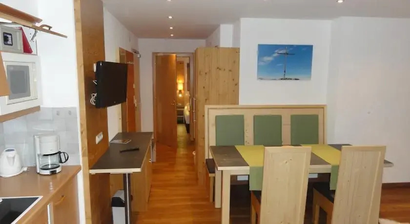 Haus Rätia