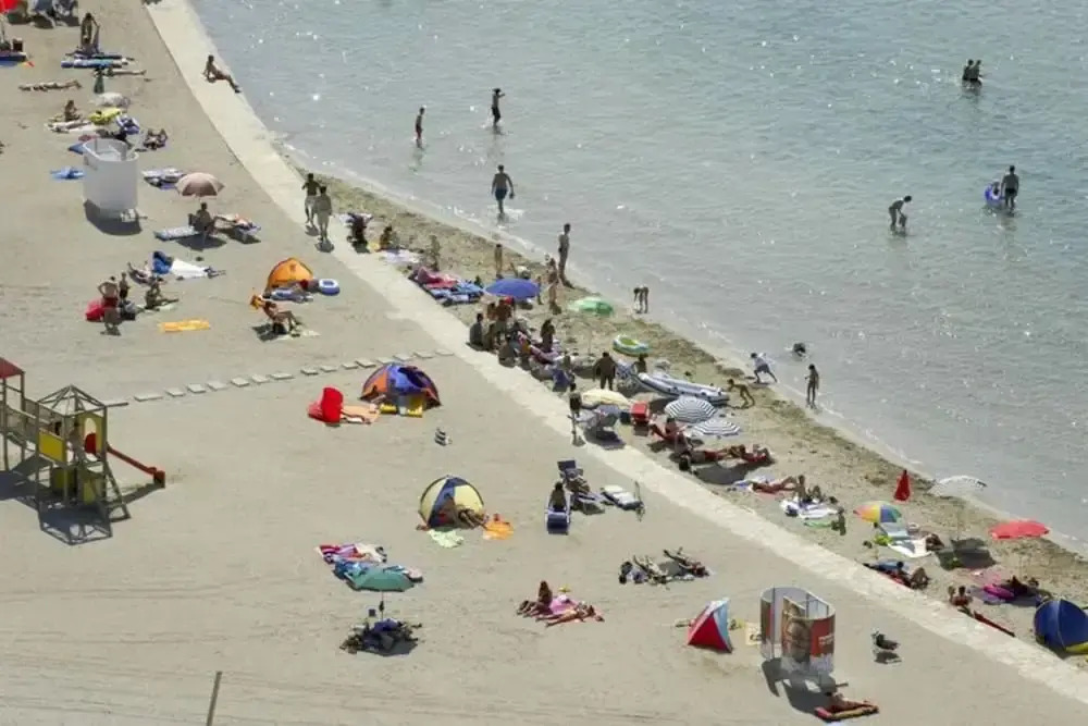 Zaton Apartment Near Sea Beach