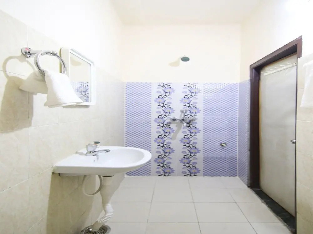 OYO 12856 Beach City