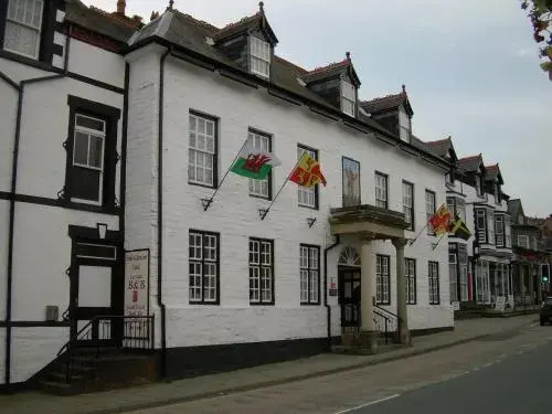 Community Owned Gwesty Owain Glyndwr Hotel