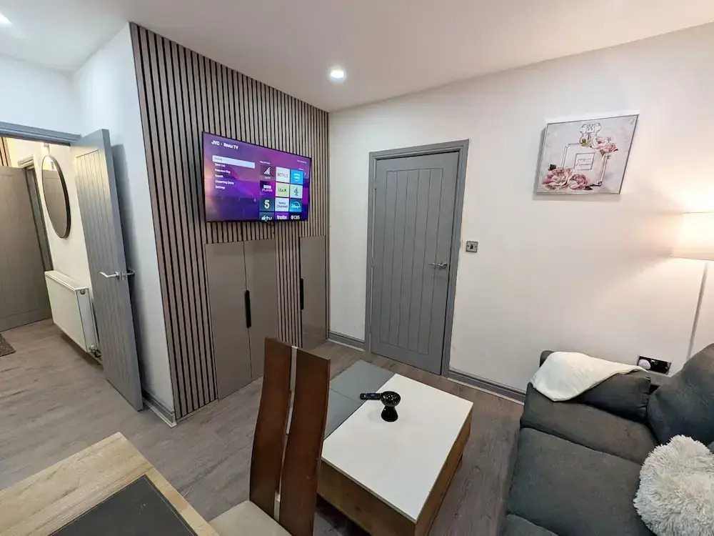 Spacious and Comfortable Modern Rooms