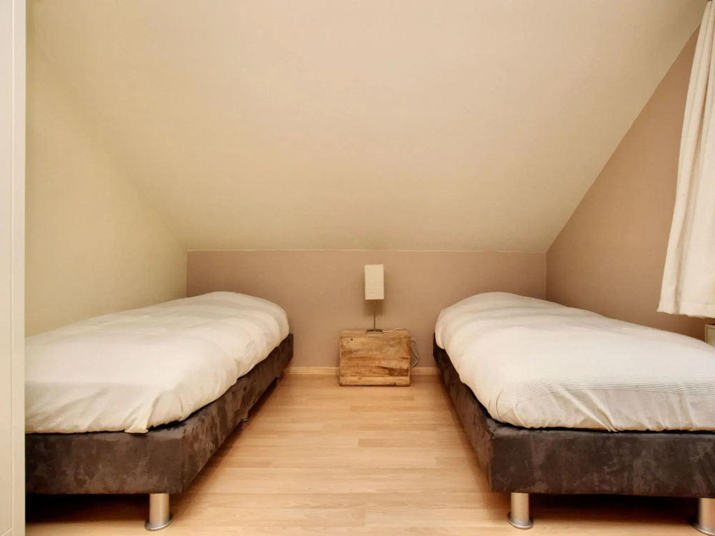 Beautiful, Modern House With Stunning Views, hot tub and Sauna in Green Surroundings
