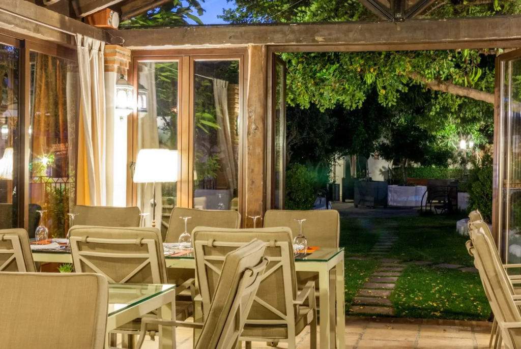Hotel Alcadima