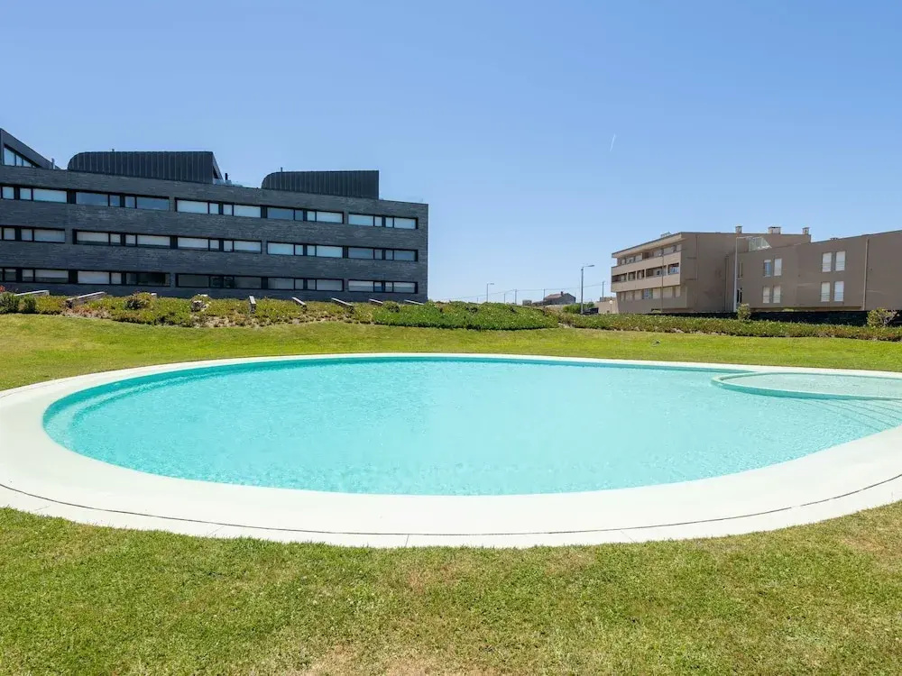 Lovely Apartment With Swimming Pool in Apúlia