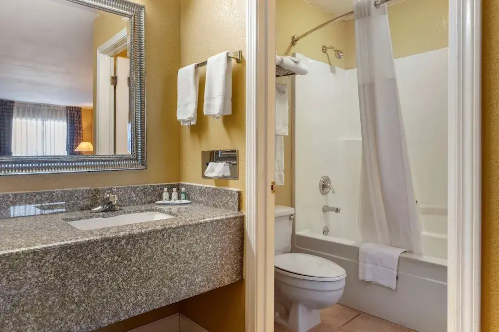 Quality Inn Russellville Area