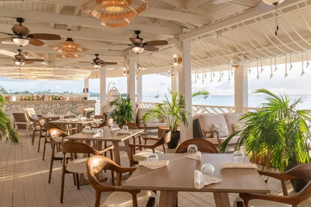 Royalton CHIC Antigua