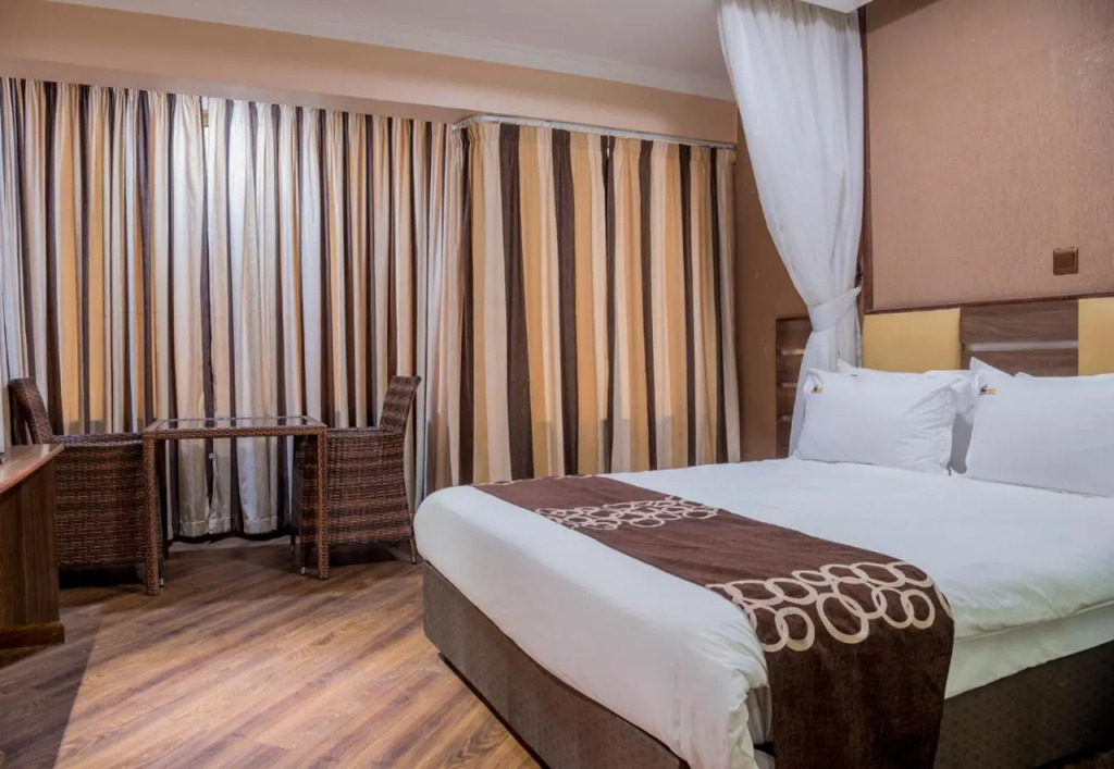 Airport Landing Hotel