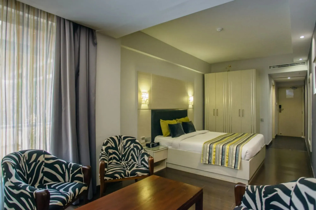 Cloud Hotel & Suites