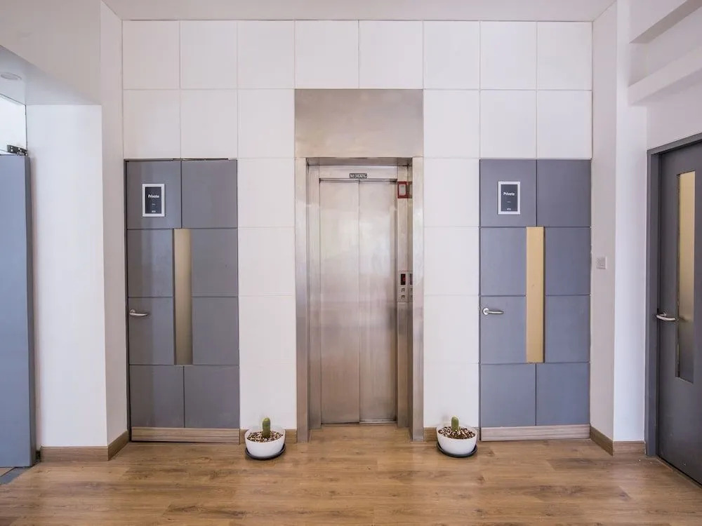 OYO Townhouse 022 Koregaon Park Pune