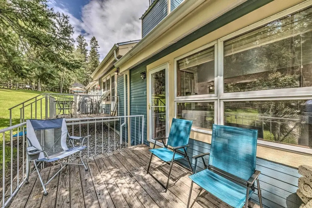 Cozy Cloudcroft Townhome ~ 1 Mi to Burro Ave!
