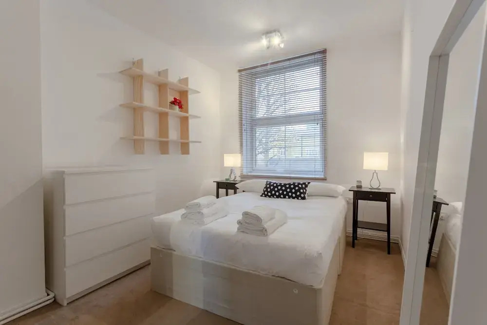 2 Bedroom Apartment in Wapping