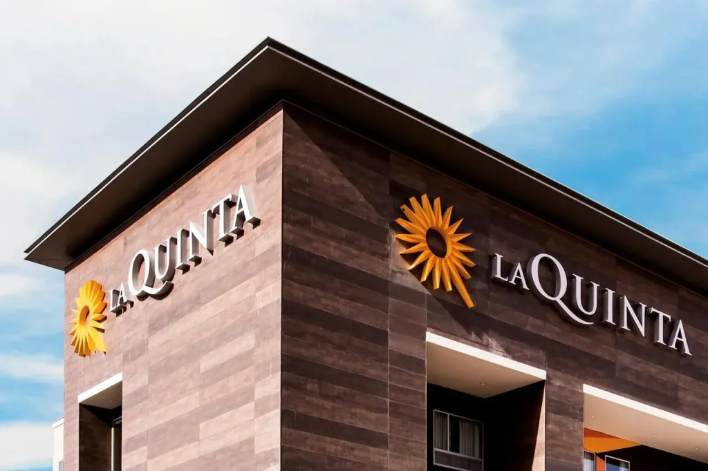 La Quinta Inn & Suites by Wyndham Miamisburg Dayton South