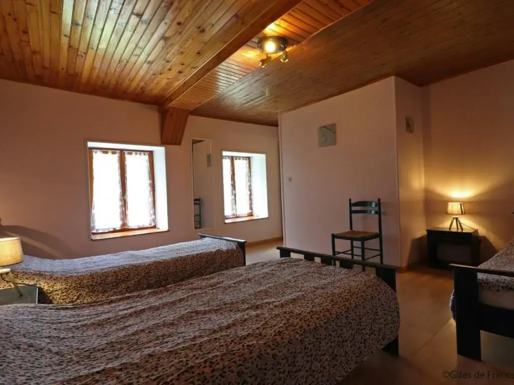 Maison de campagne spacieuse avec grand jardin, animaux acceptés - FR-1-497-99