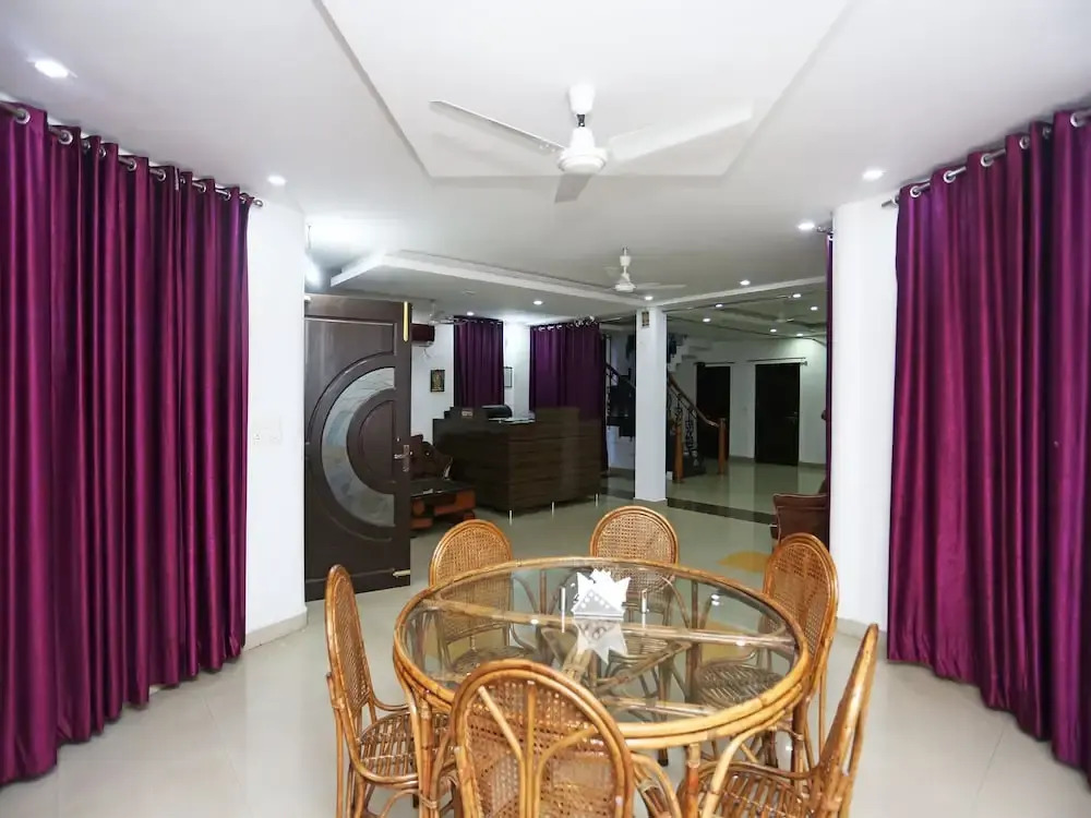 Raj Inn By OYO Rooms